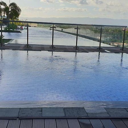 Mactan Newtown Condo With Garden And Ocean View 8Newtown Blvd 麦克坦 外观 照片