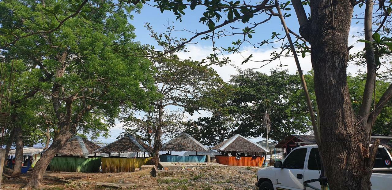 Mactan Newtown Condo With Garden And Ocean View 8Newtown Blvd 麦克坦 外观 照片