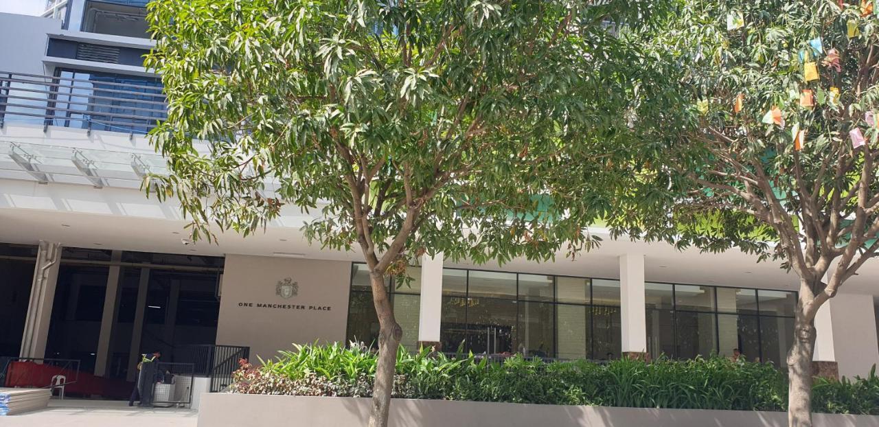 Mactan Newtown Condo With Garden And Ocean View 8Newtown Blvd 麦克坦 外观 照片