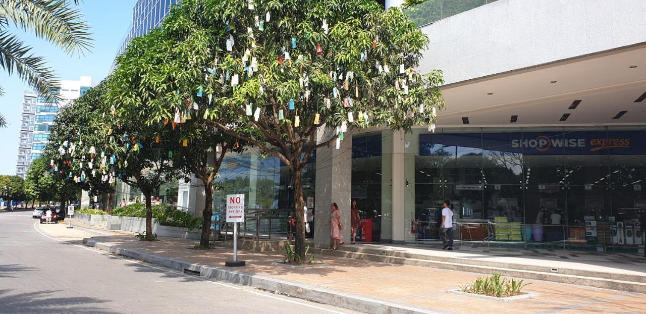 Mactan Newtown Condo With Garden And Ocean View 8Newtown Blvd 麦克坦 外观 照片