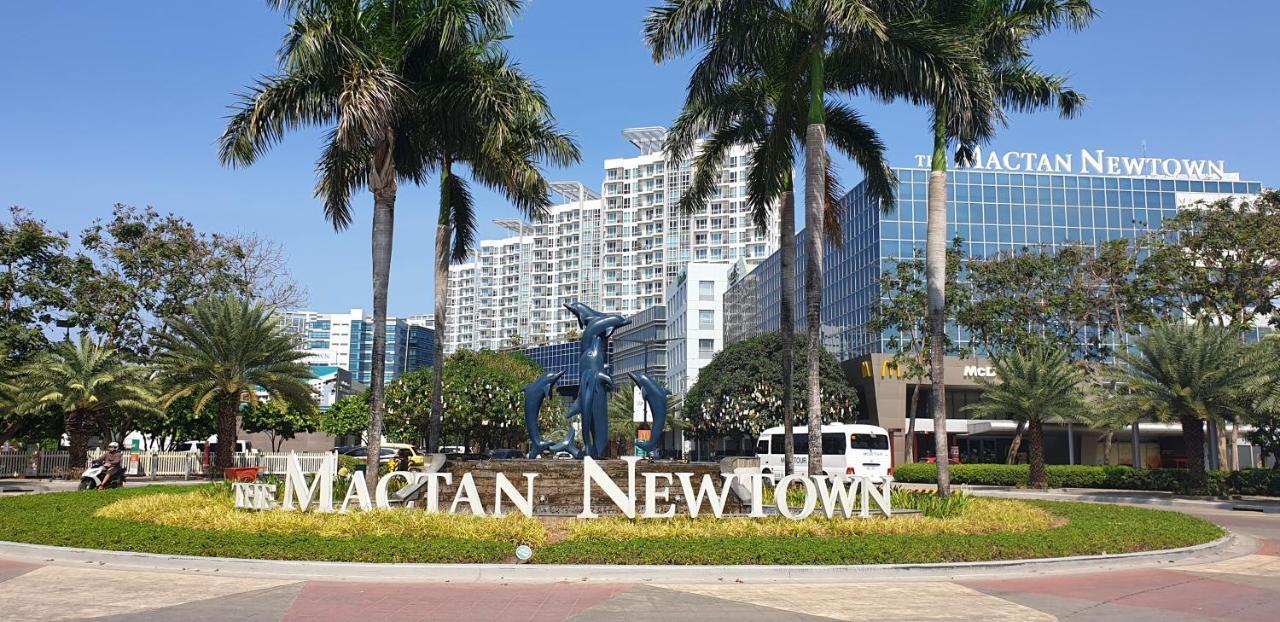 Mactan Newtown Condo With Garden And Ocean View 8Newtown Blvd 麦克坦 外观 照片