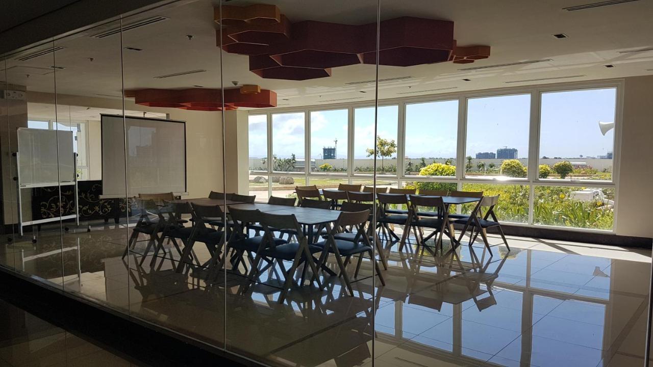 Mactan Newtown Condo With Garden And Ocean View 8Newtown Blvd 麦克坦 外观 照片